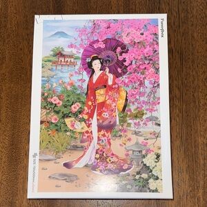 Geisha Puzzle with Pink and Red Floral Design